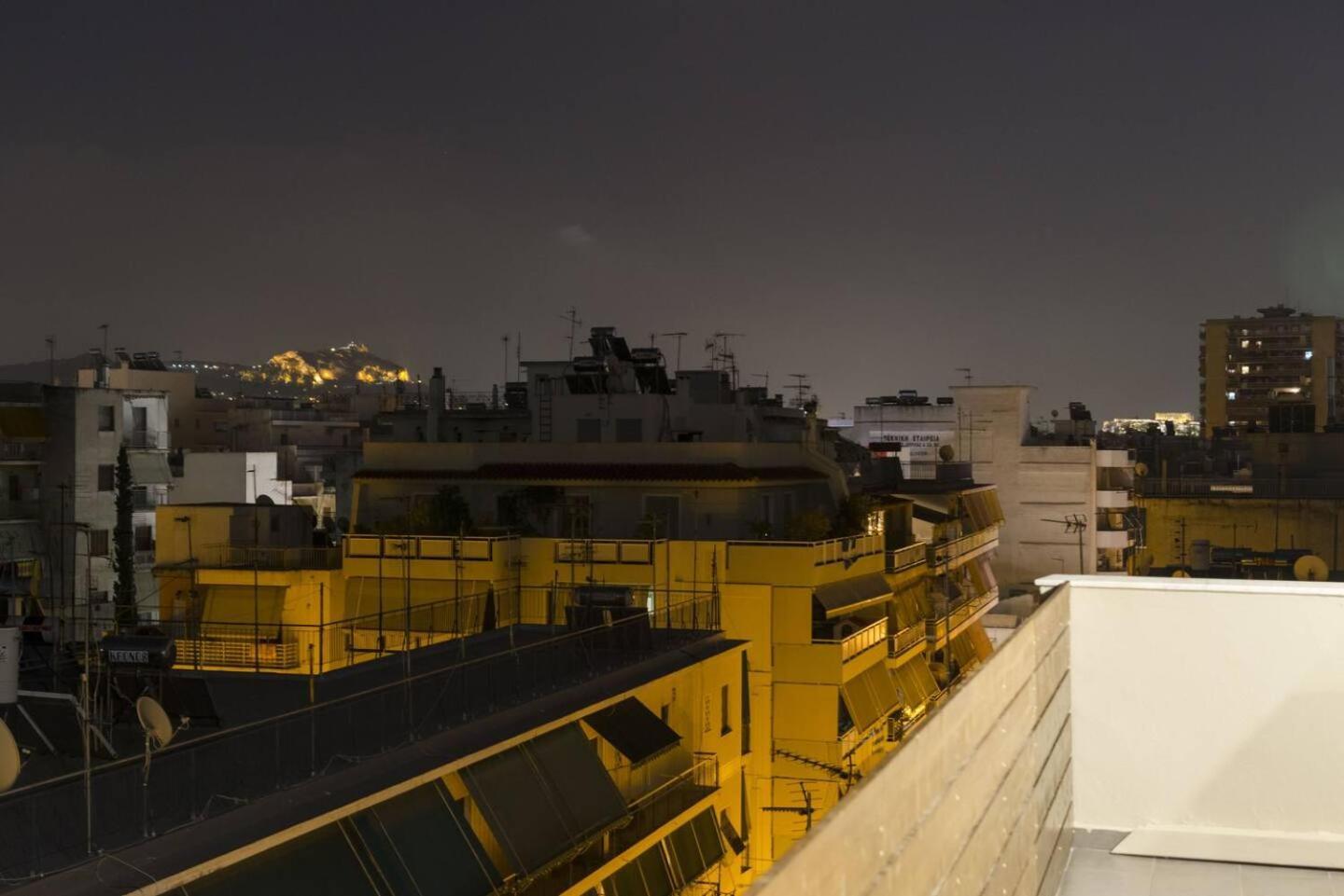 Ma Maison Nο 1, Penthouse, Acropolis And Lycabettus View, Ultra High Speed Internet 300 Mbps, 15' To Acropolis By Metro, 1' From Metro Station Athènes Extérieur photo