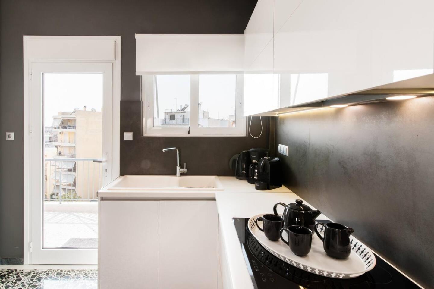 Ma Maison Nο 1, Penthouse, Acropolis And Lycabettus View, Ultra High Speed Internet 300 Mbps, 15' To Acropolis By Metro, 1' From Metro Station Athènes Extérieur photo