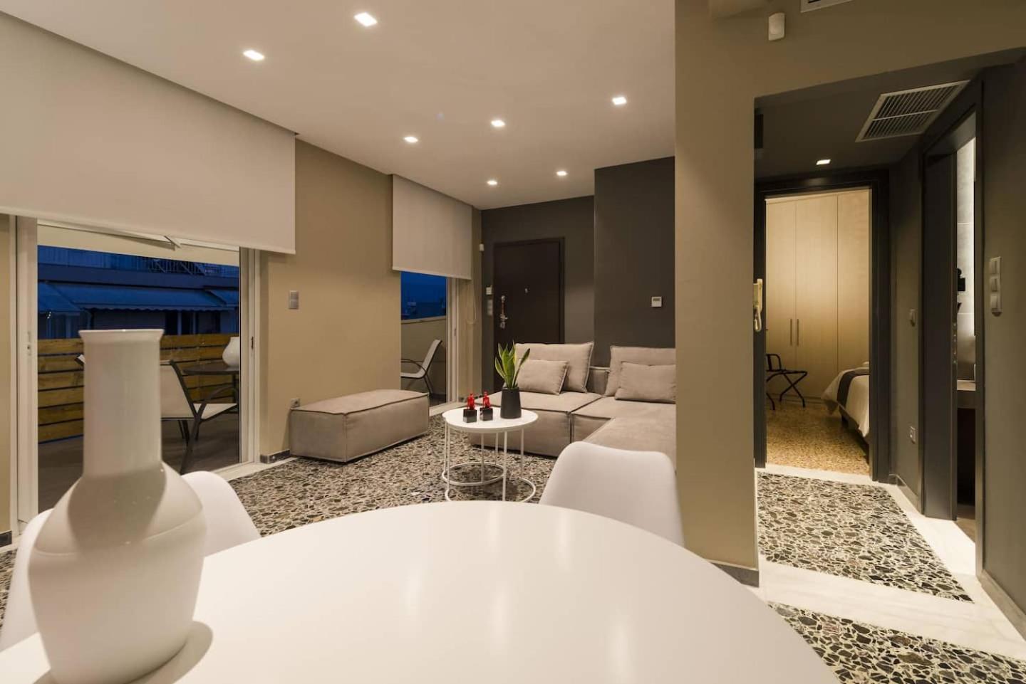 Ma Maison Nο 1, Penthouse, Acropolis And Lycabettus View, Ultra High Speed Internet 300 Mbps, 15' To Acropolis By Metro, 1' From Metro Station Athènes Extérieur photo